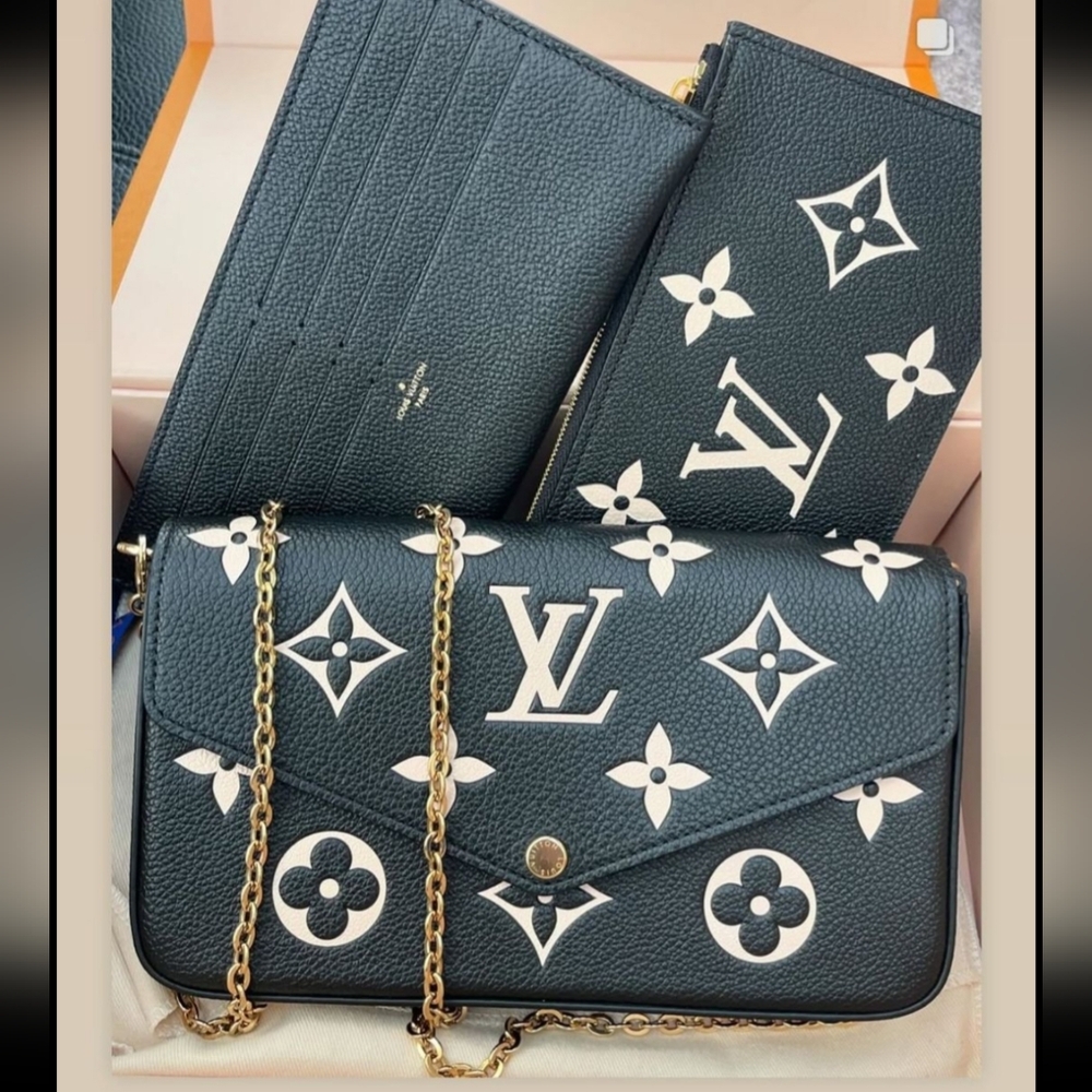 🖤$2050 Direct!!Auth Louis V black & cream leather Felicie PochetteLike New!